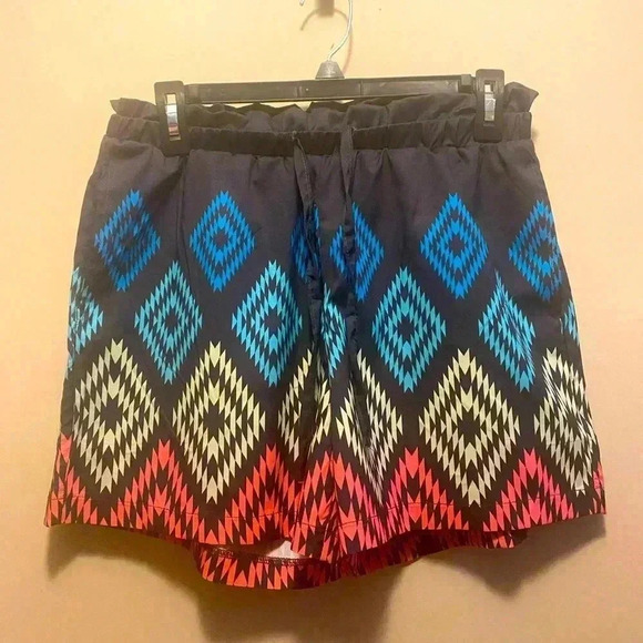 Aztec shorts - Picture 1 of 5